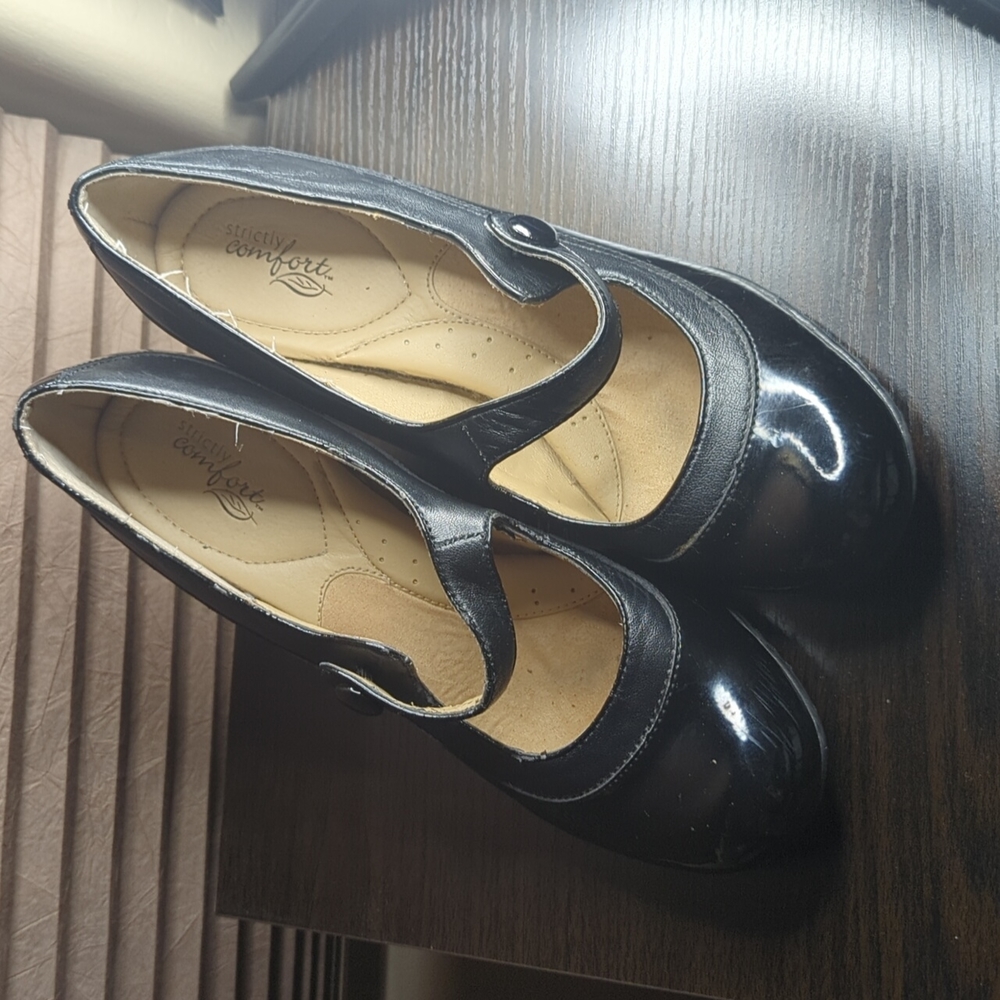 Dress shoes